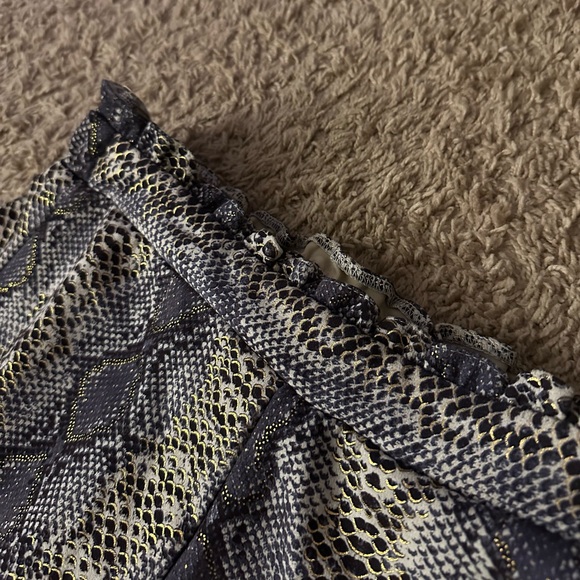 Snake print shorts - Picture 3 of 5